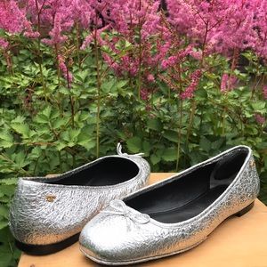 💥PRICE DROP💥TORY BURCH SILVER FLAT